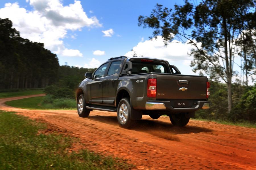  Chevrolet S10 4x4 Double Cab 2012 года  (фото 14 из 17)